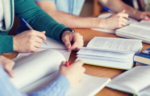 פותחים שעונים: כמה זמן לוקח לכתוב סמינריון ביהדות?